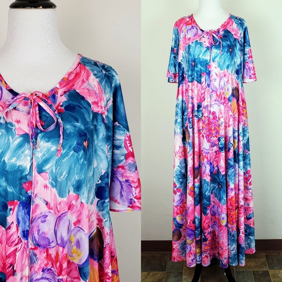 Vintage Dresses & Skirts - Vintage Granada Dress MuuMuu Floral Shiny